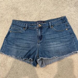 Tractr Blue Jean Shorts Classic Cut-Off Style